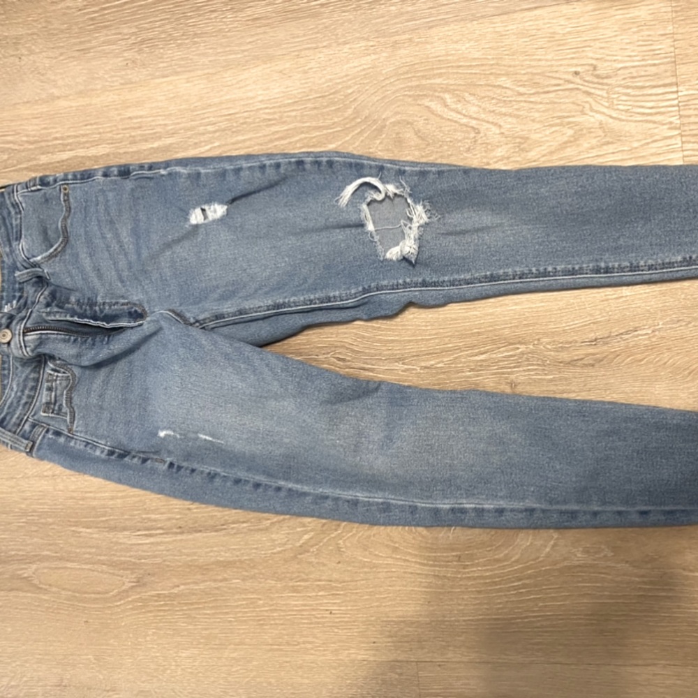 Ripped rockstar jeans